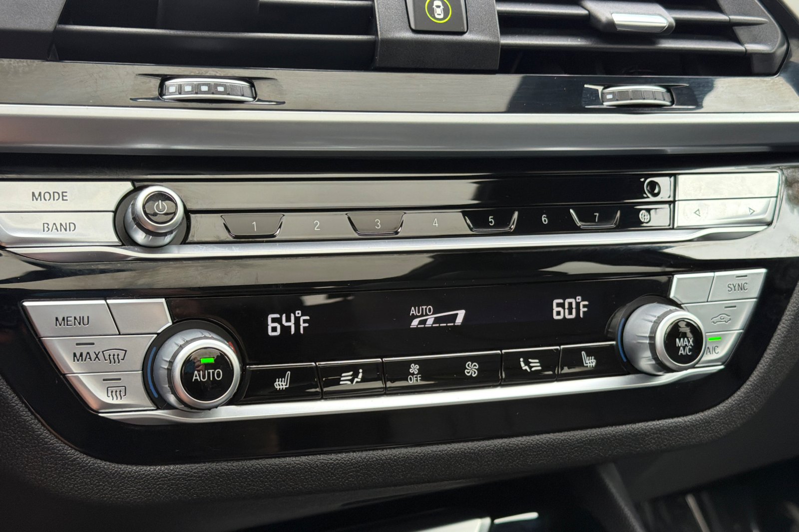 Used 2021 Black BMW xDrive30i image 21