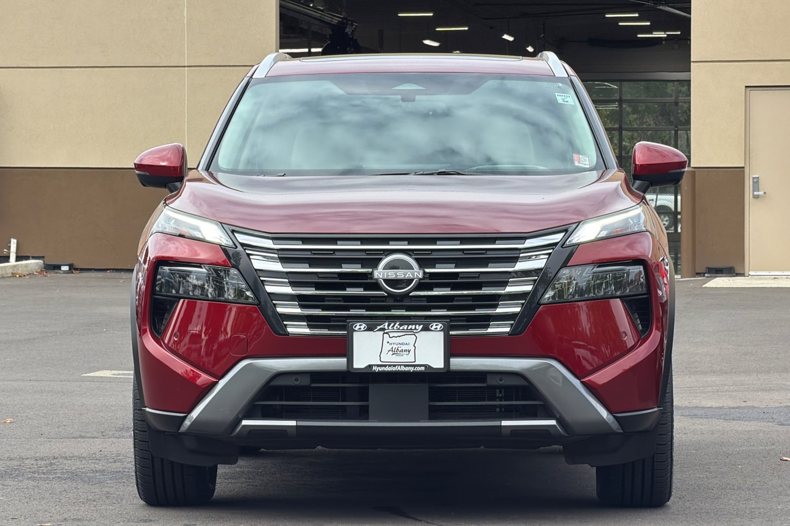 Used 2025 Red Nissan SL image 6