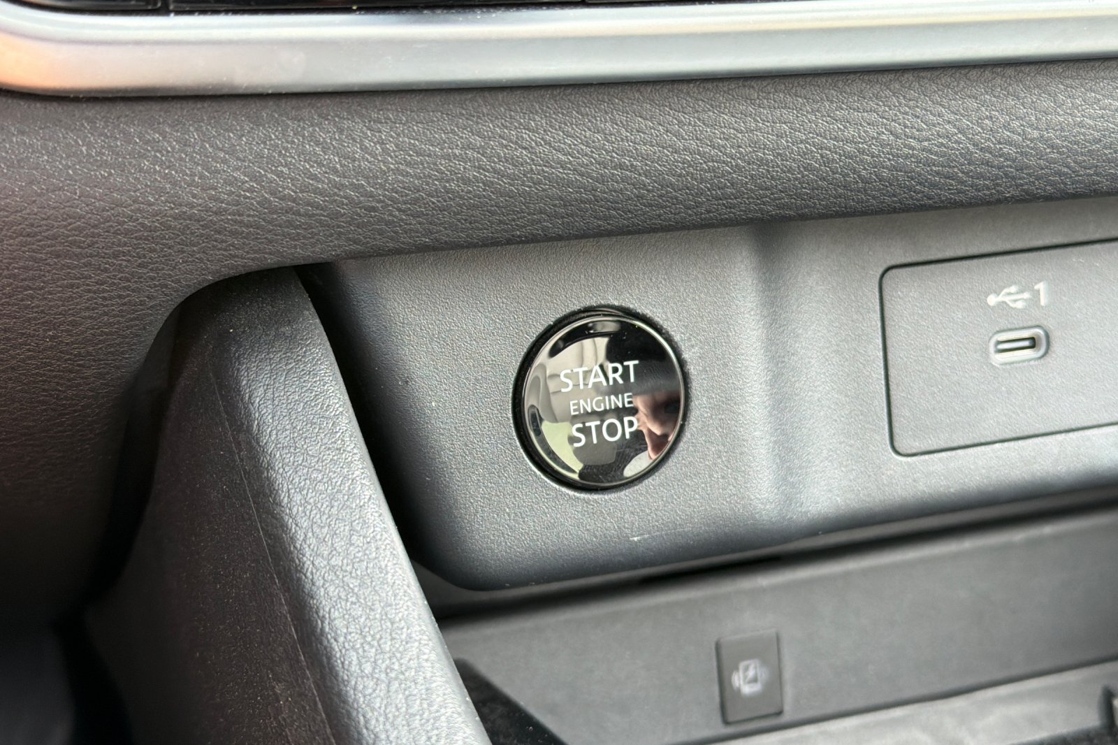 Used 2025 Red Nissan SL image 20