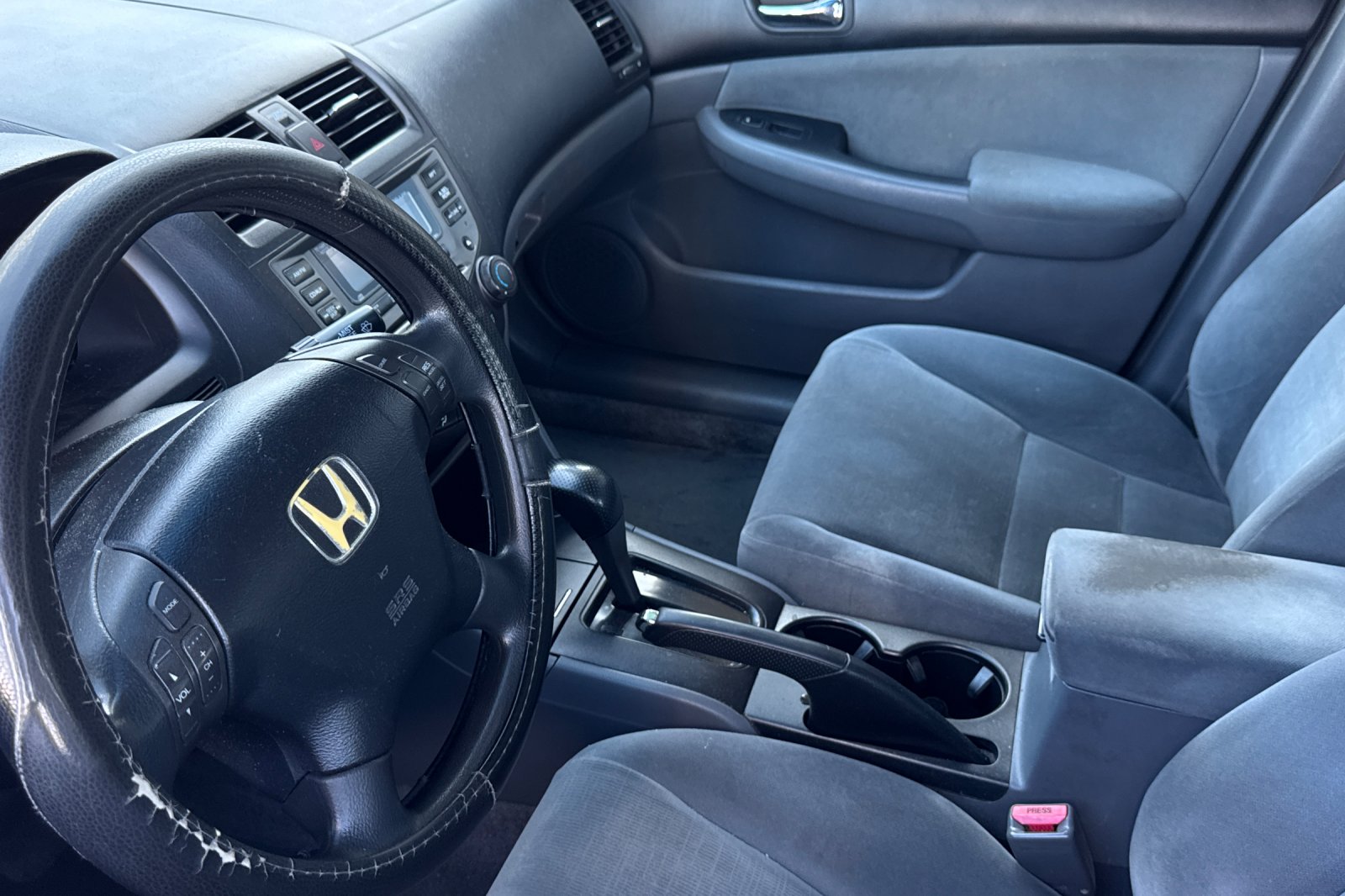 Used 2007 Cool Blue Metallic Honda SE image 7