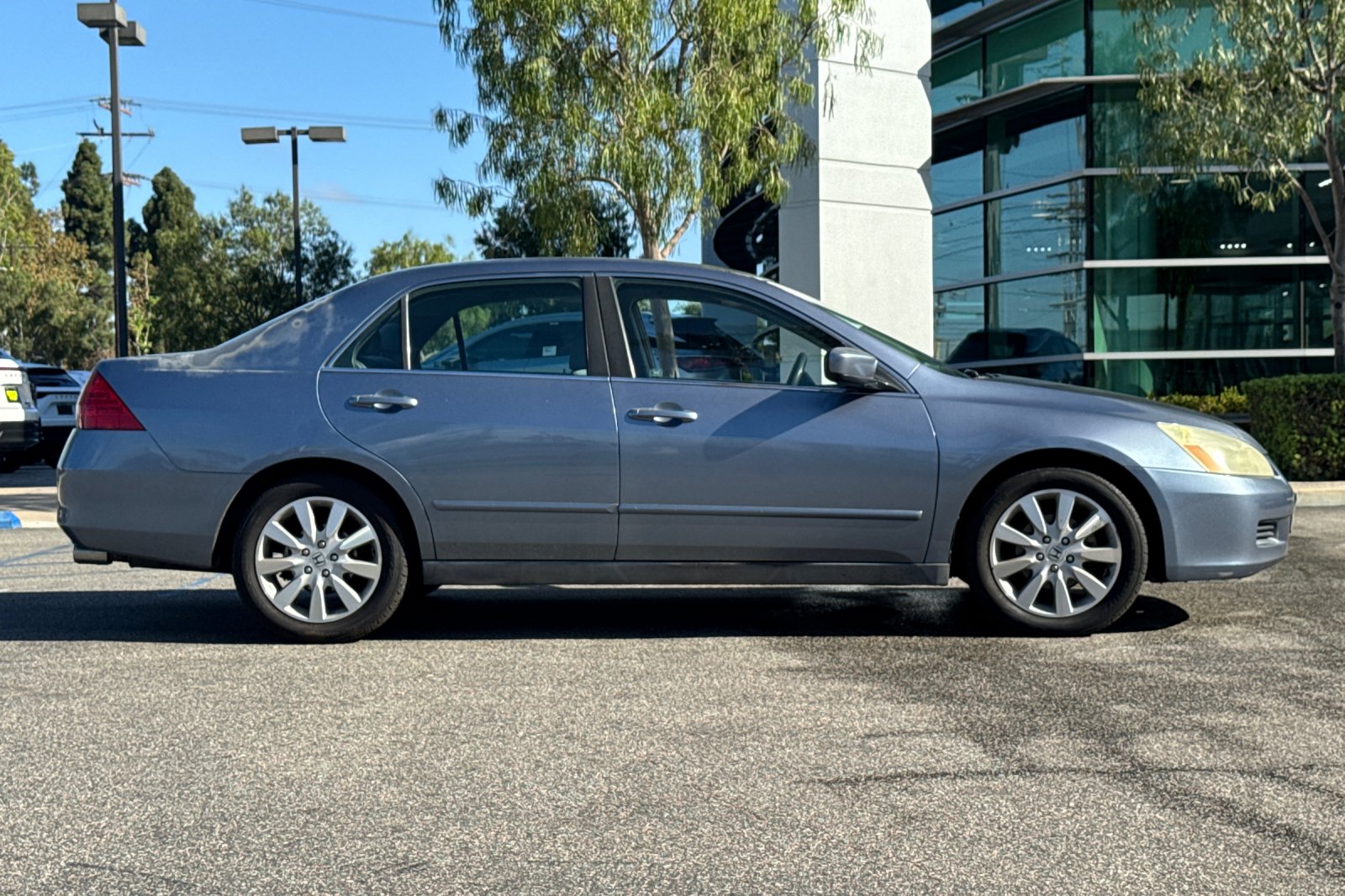 Used 2007 Cool Blue Metallic Honda SE image 4