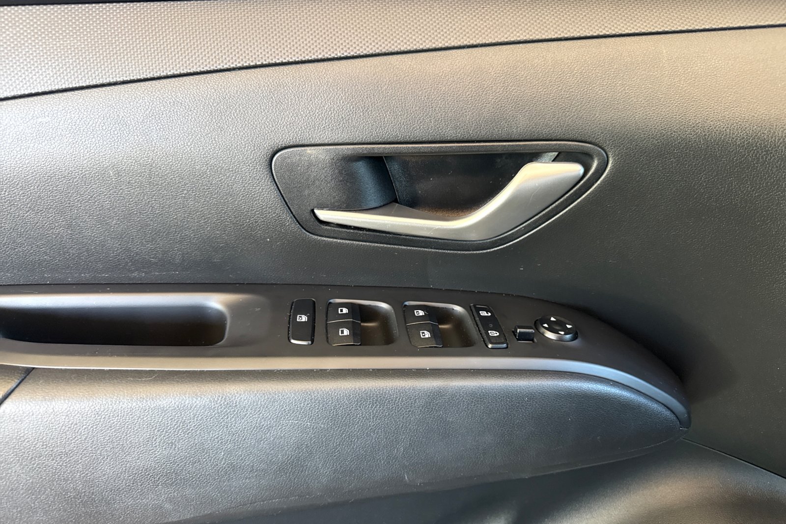 Used 2024 Gray Hyundai SEL image 11