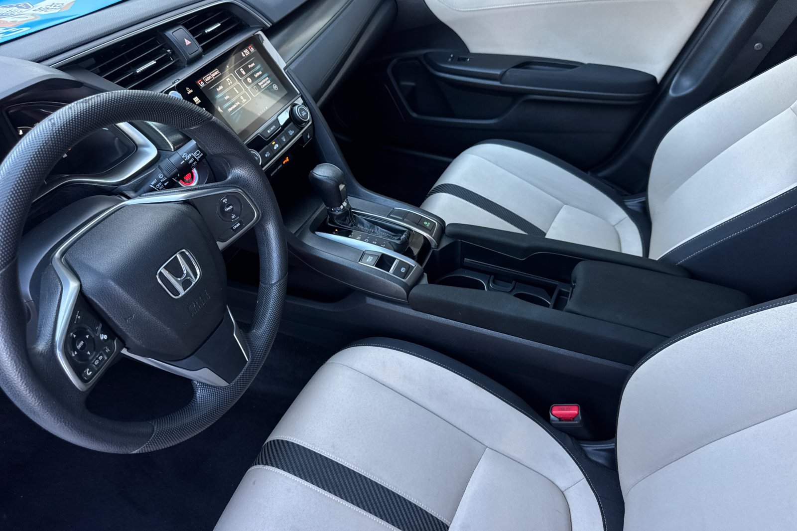 Certified Used 2018 Taffeta White Honda EX image 10