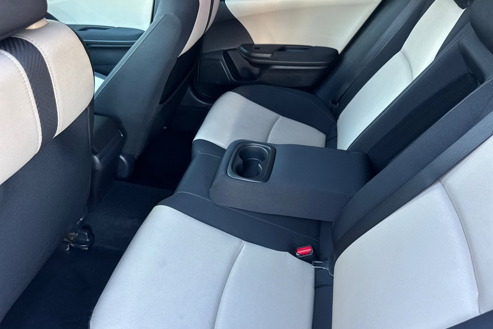 Certified Used 2018 Taffeta White Honda EX image 12