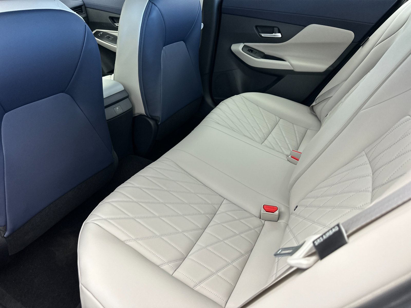 New 2027 Gray Nissan SL image 11