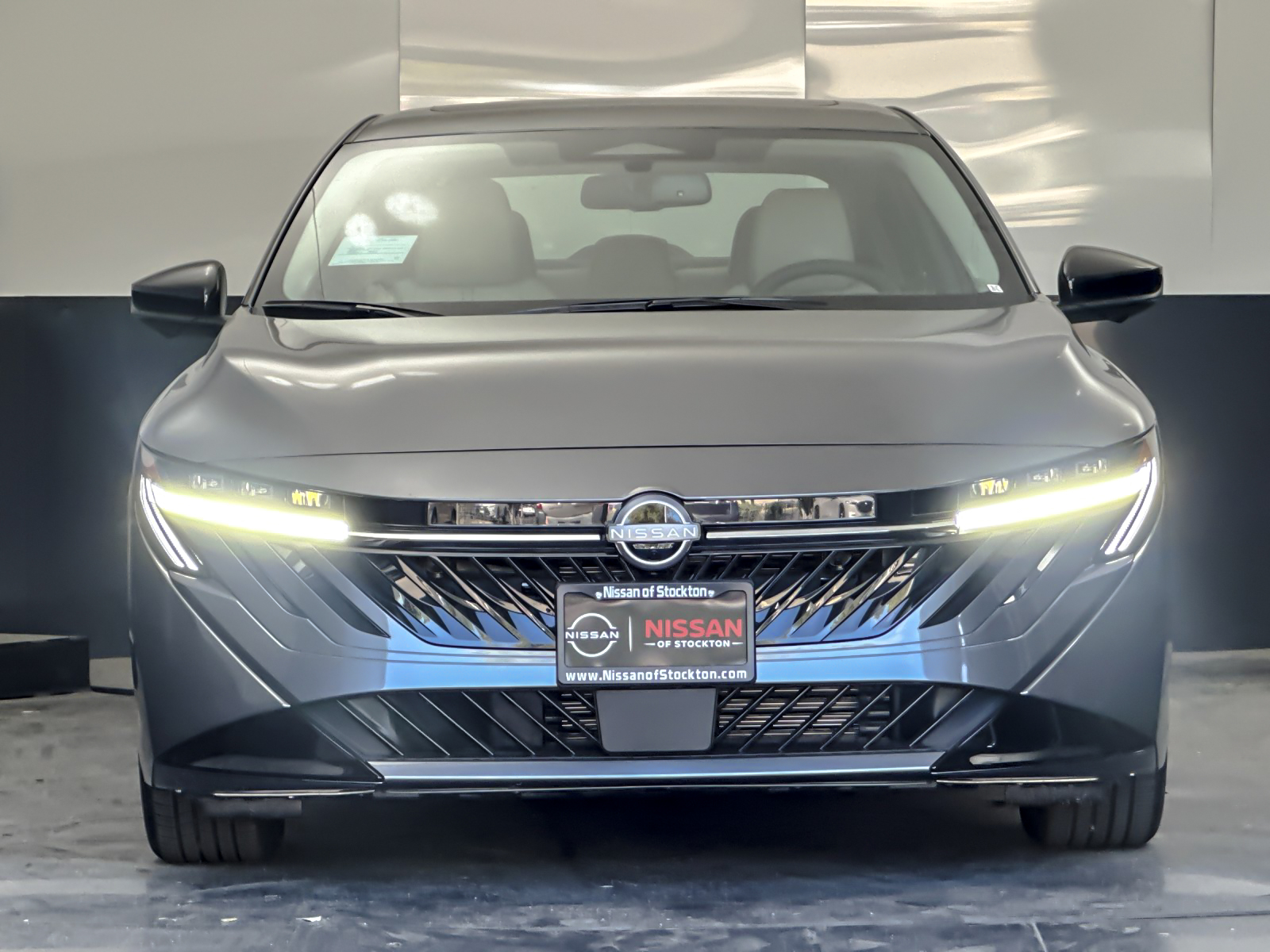 New 2027 Gray Nissan SL image 8
