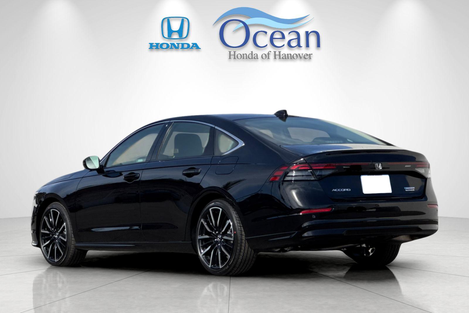 New 2026 Crystal Black Pearl Honda Touring image 3
