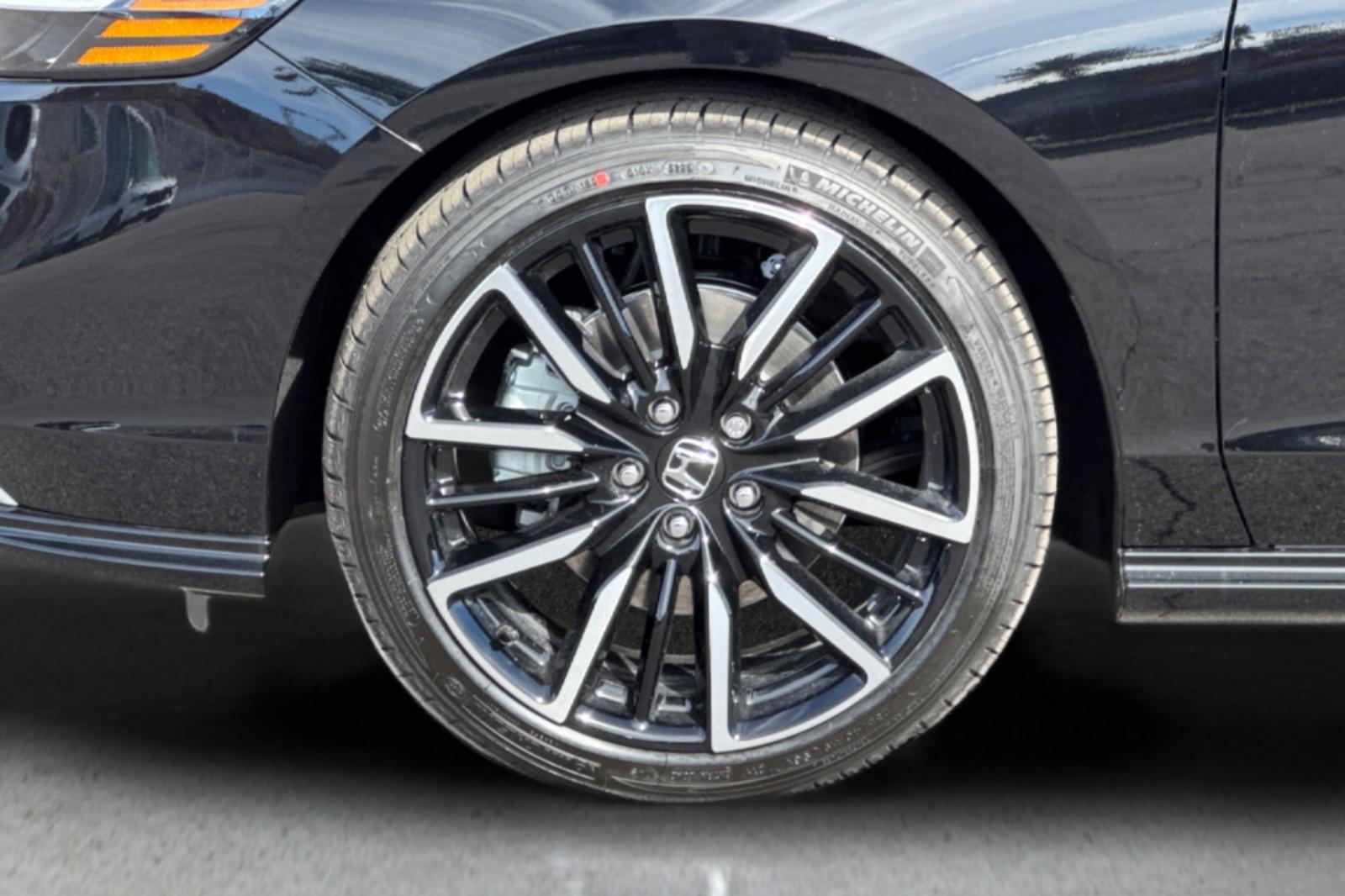 New 2026 Crystal Black Pearl Honda Touring image 31