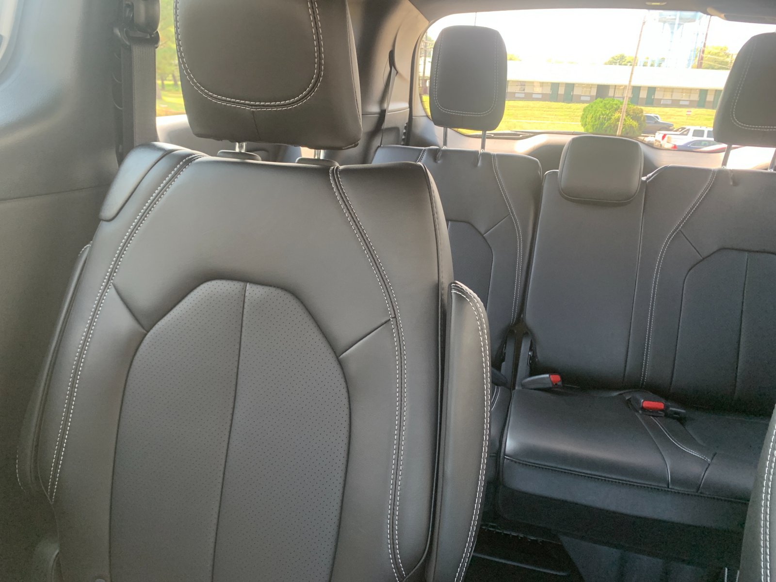 2026 Chrysler Voyager LX