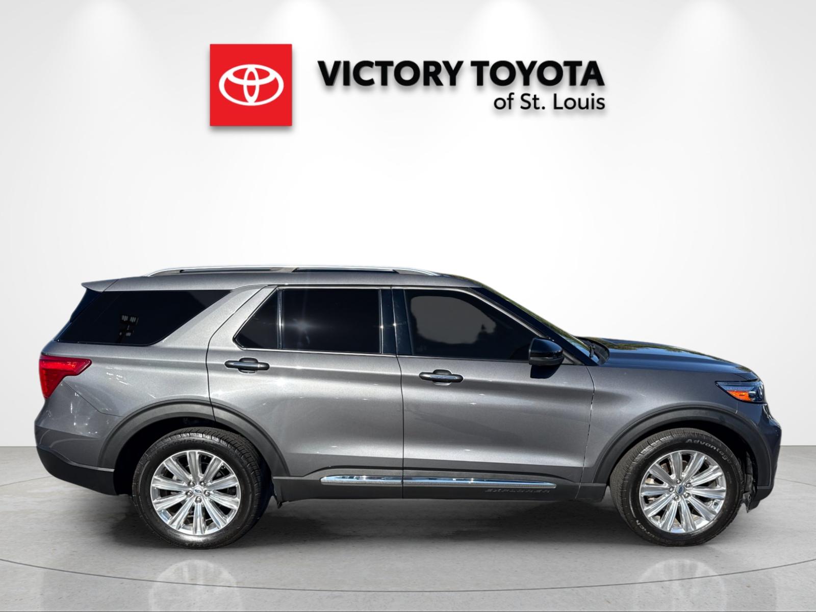 Used 2021 Gray Ford Limited image 2