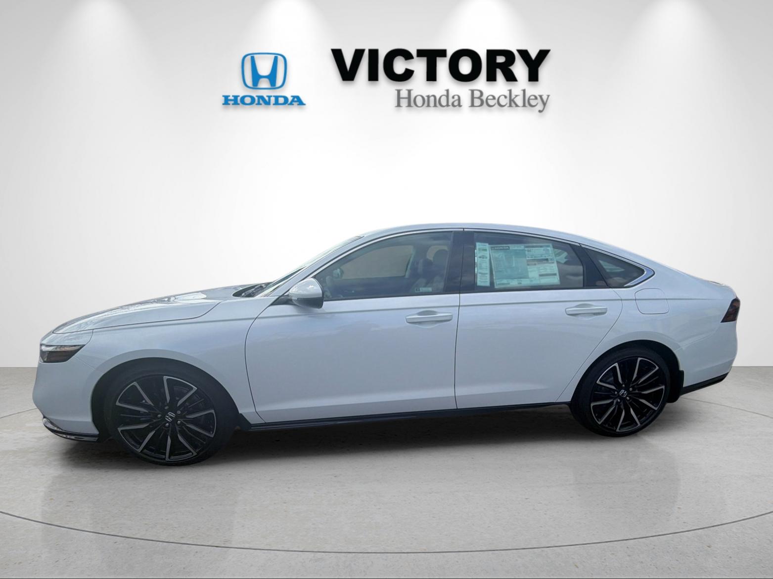 New 2026 Platinum White Pearl Honda Touring Hybrid image 2