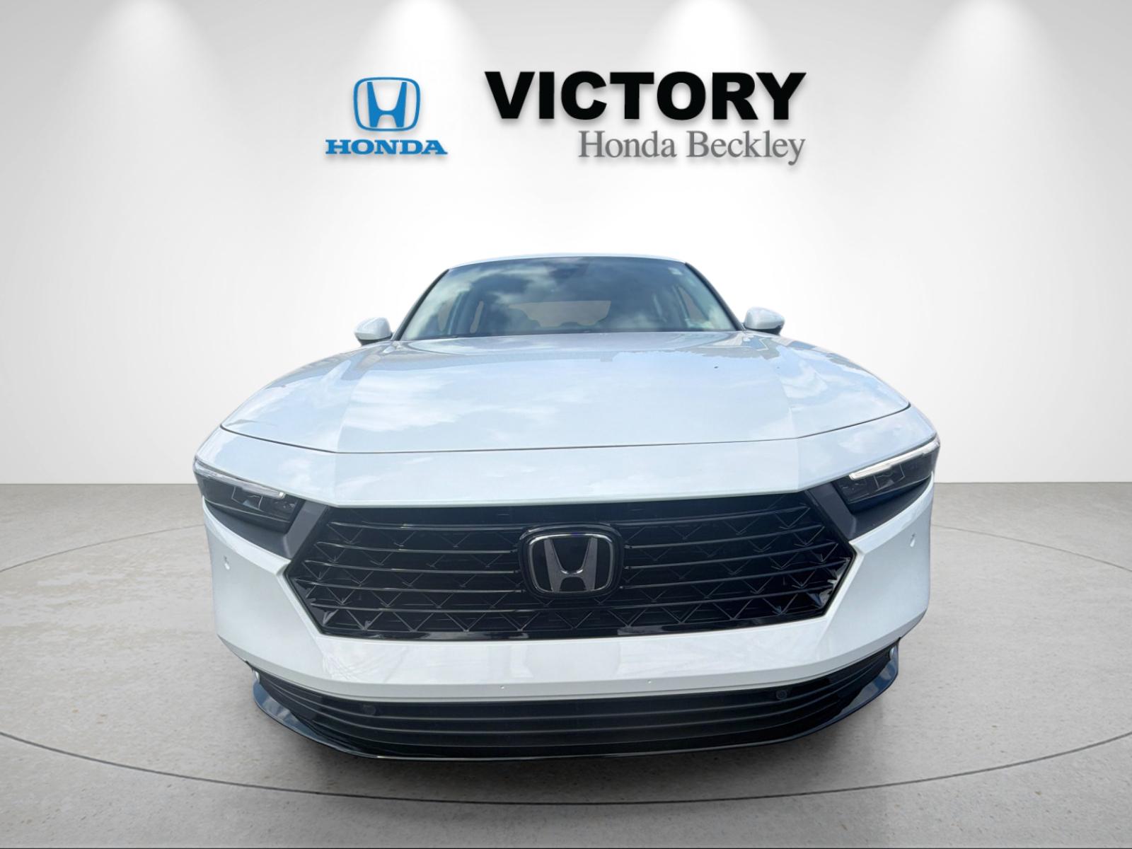 New 2026 Platinum White Pearl Honda Touring Hybrid image 8