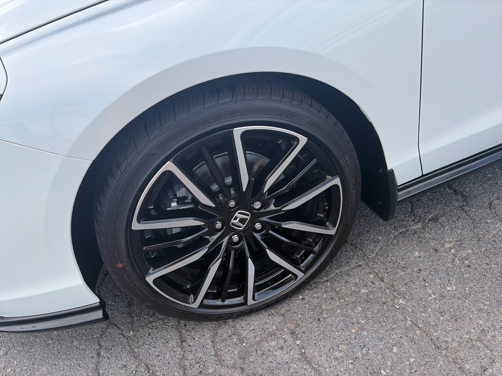 New 2026 Platinum White Pearl Honda Touring Hybrid image 9