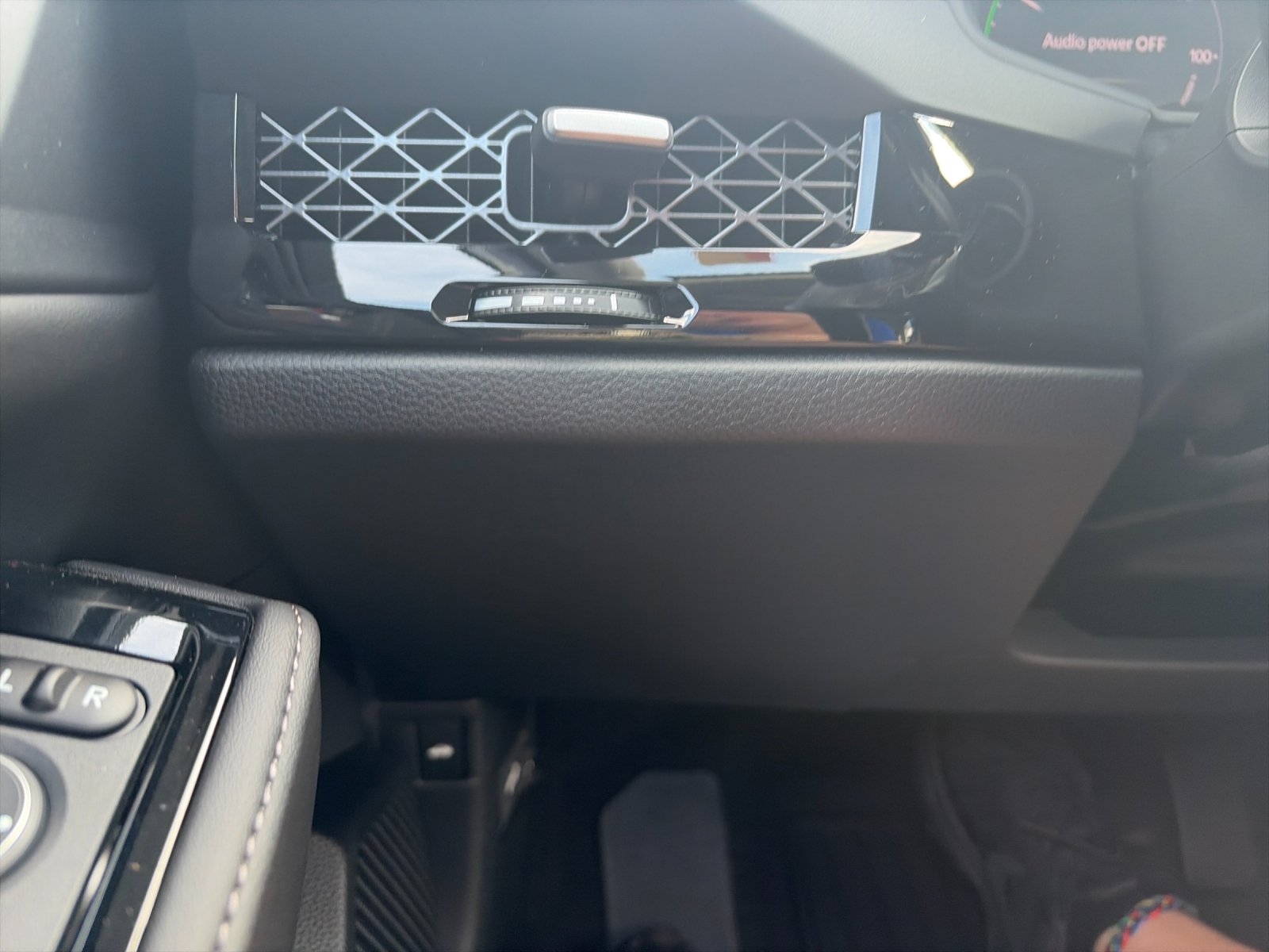 New 2026 Platinum White Pearl Honda Touring Hybrid image 33