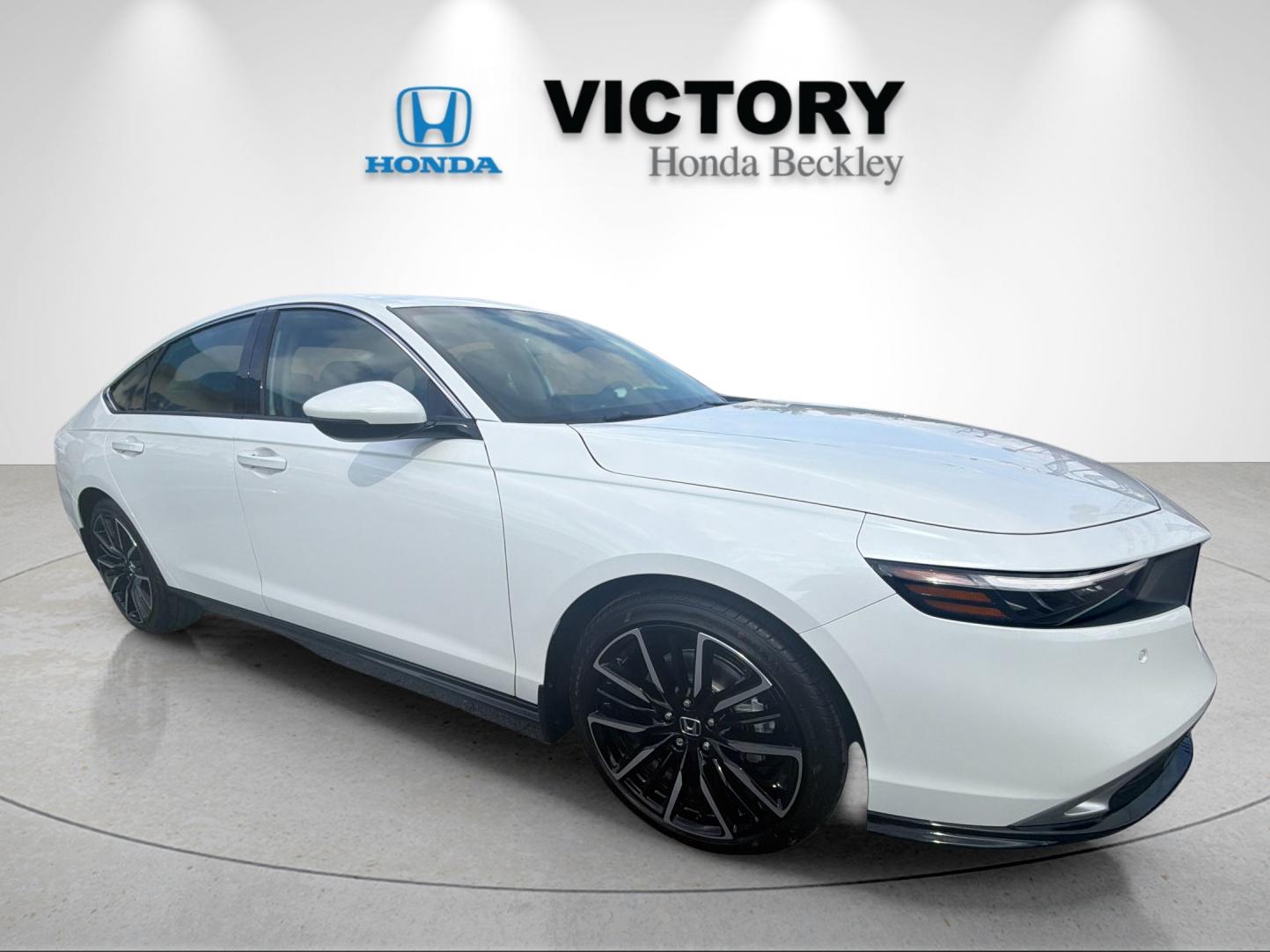 New 2026 Platinum White Pearl Honda Touring Hybrid image 7