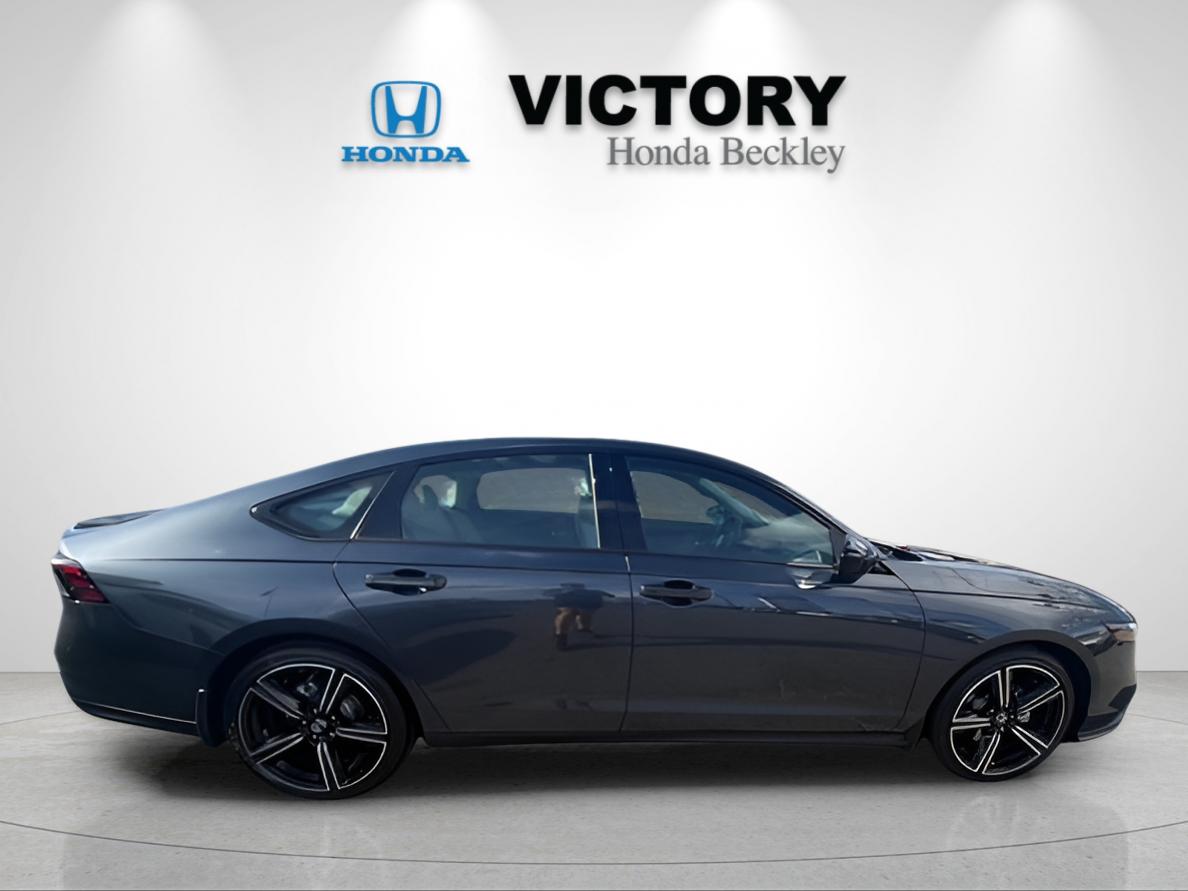 New 2026 Meteorite Gray Metallic Honda SE image 6