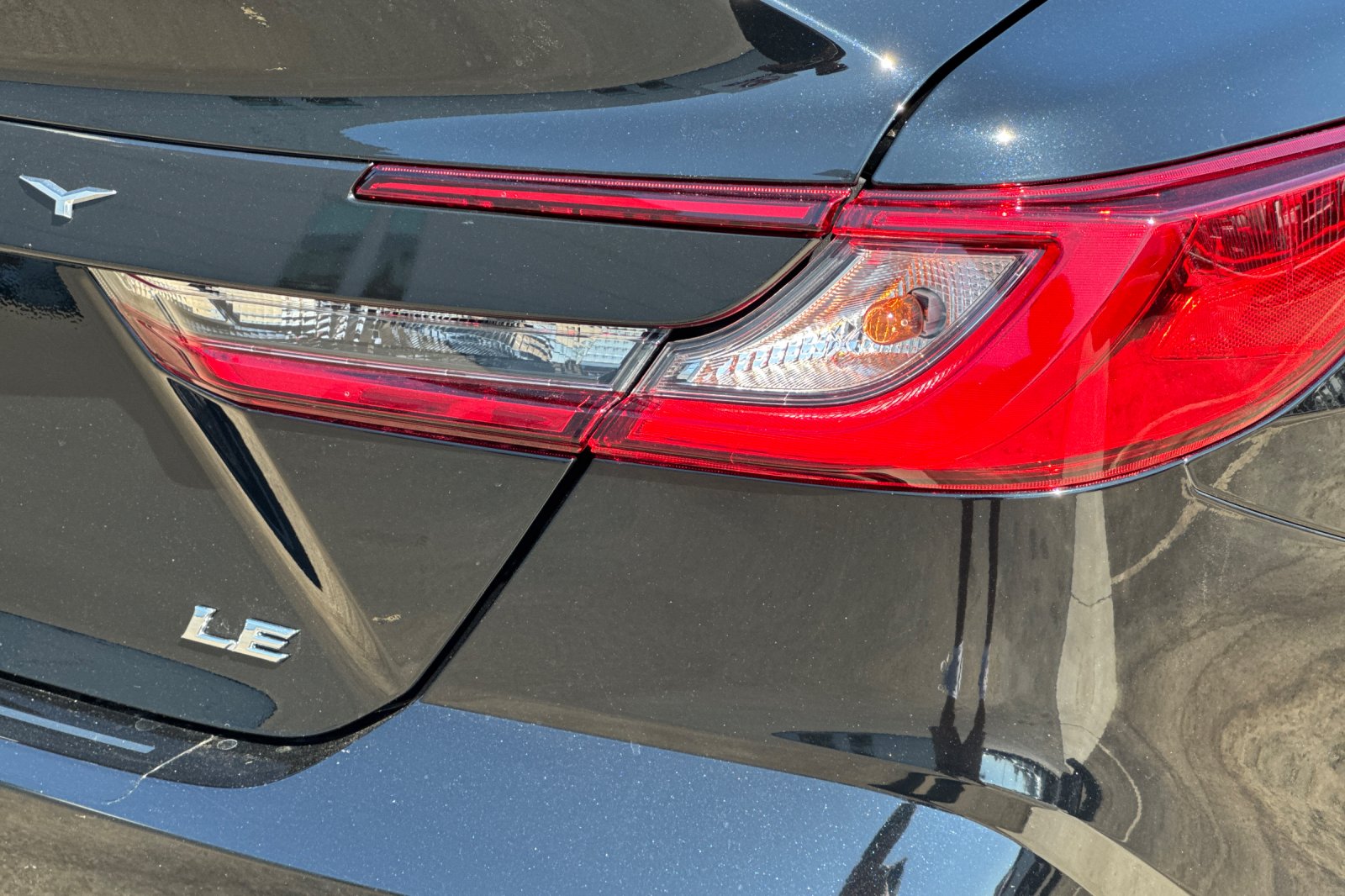 New 2026 Midnight Black Metallic Toyota LE image 11
