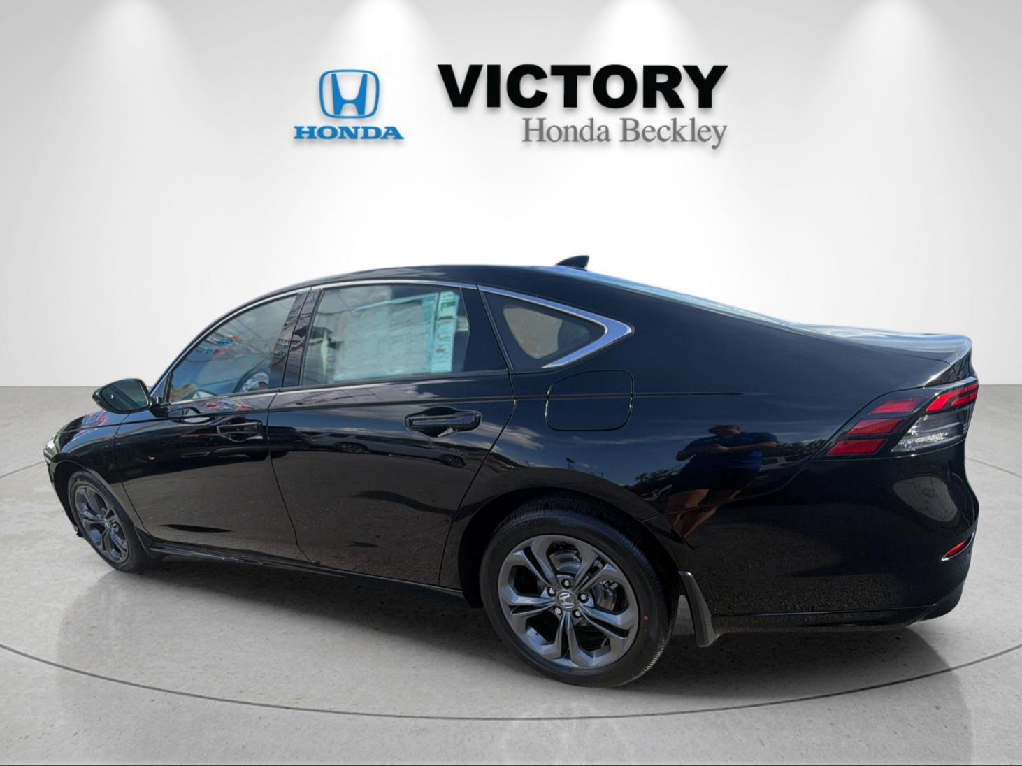 New 2026 Crystal Black Pearl Honda EX-L Hybrid image 3