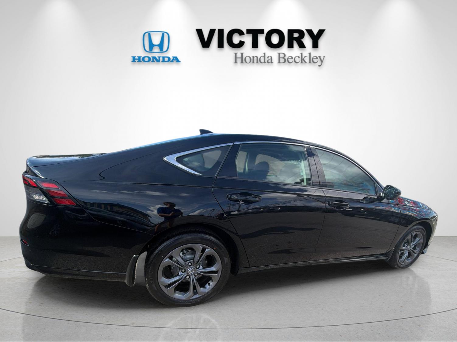 New 2026 Crystal Black Pearl Honda EX-L Hybrid image 5