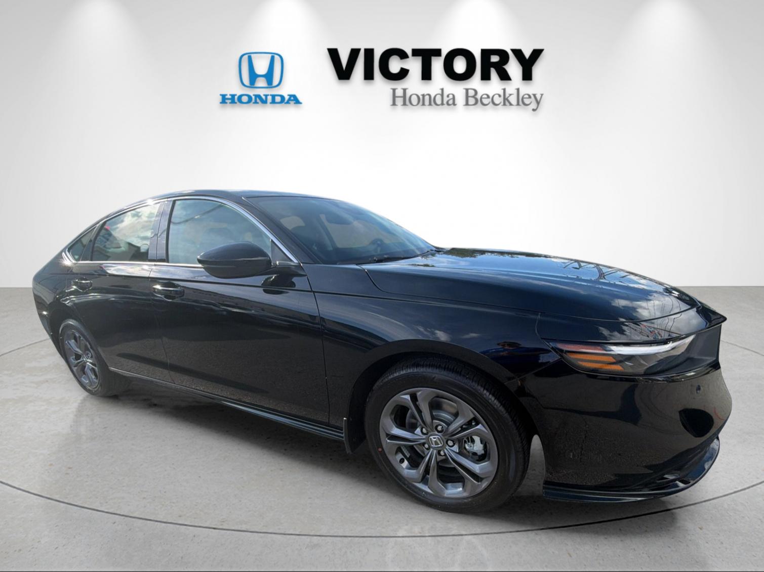 New 2026 Crystal Black Pearl Honda EX-L Hybrid image 7