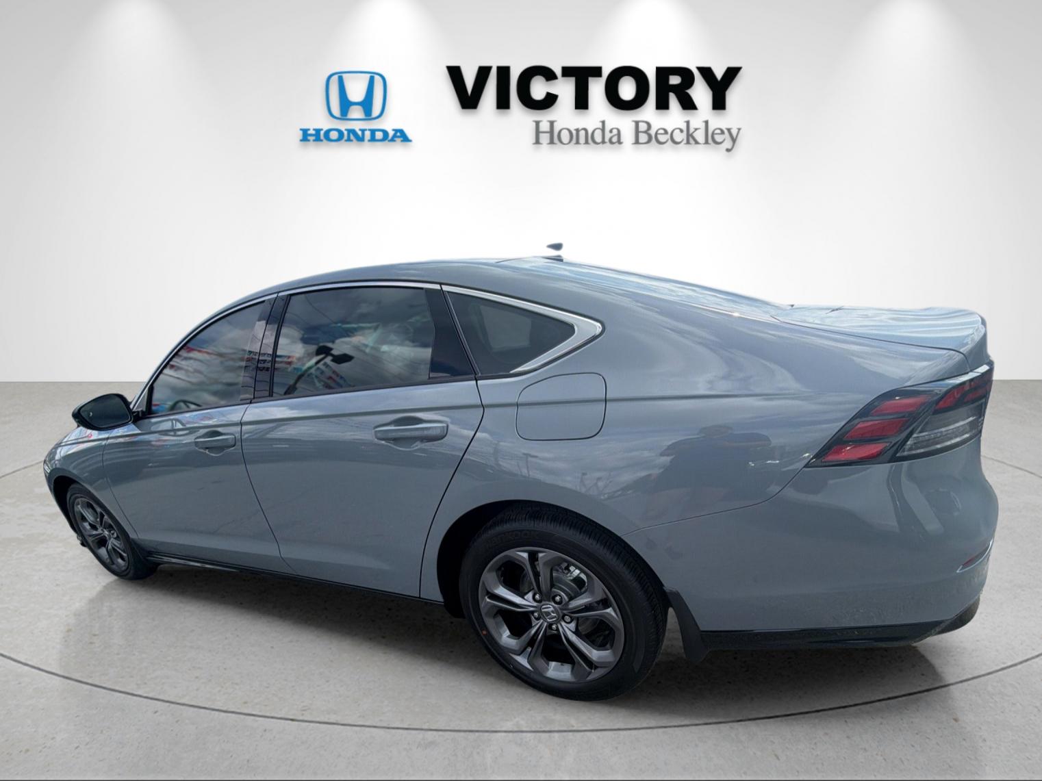 New 2026 Urban Gray Pearl Honda EX-L Hybrid image 3