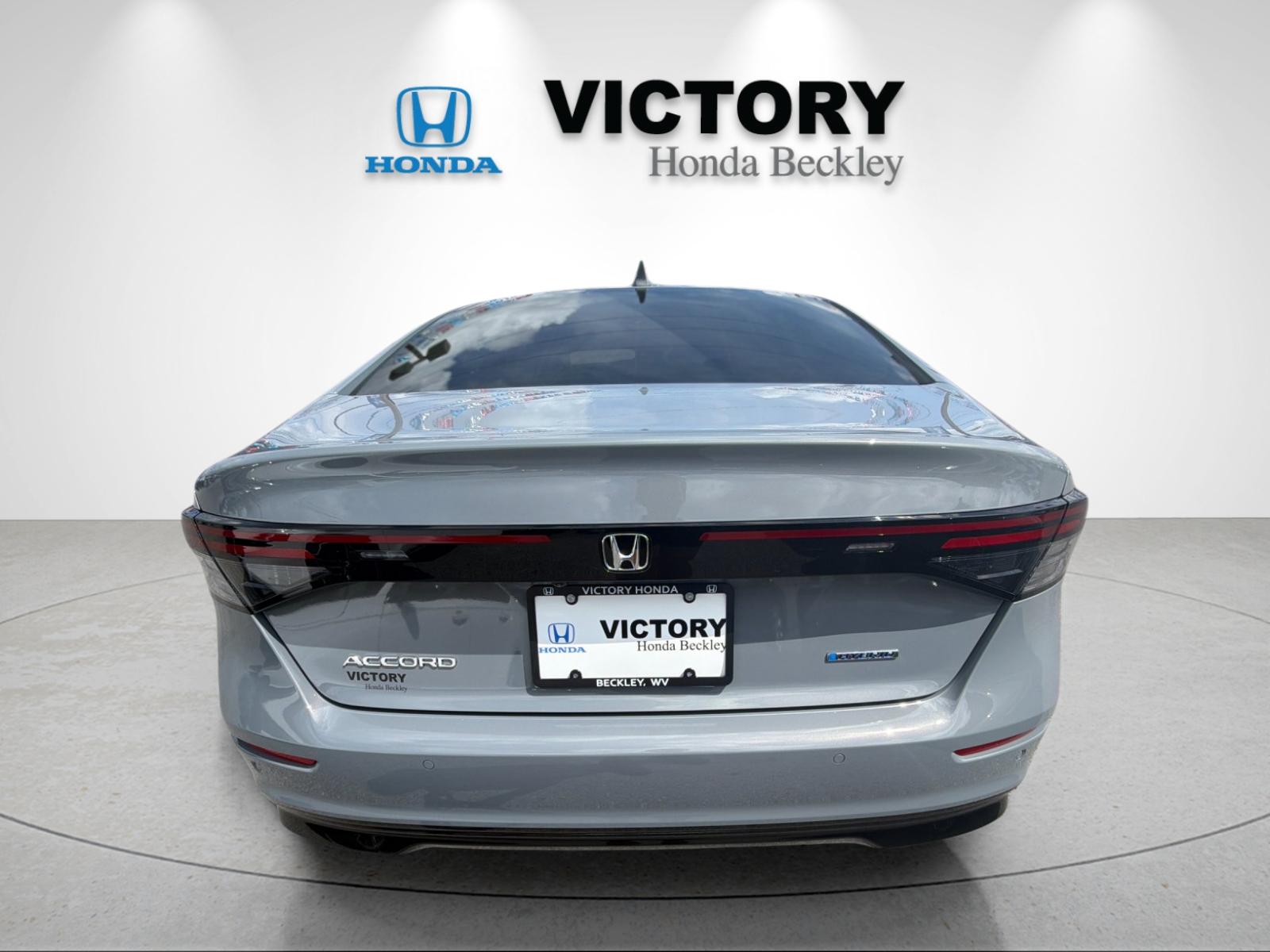New 2026 Urban Gray Pearl Honda EX-L Hybrid image 4