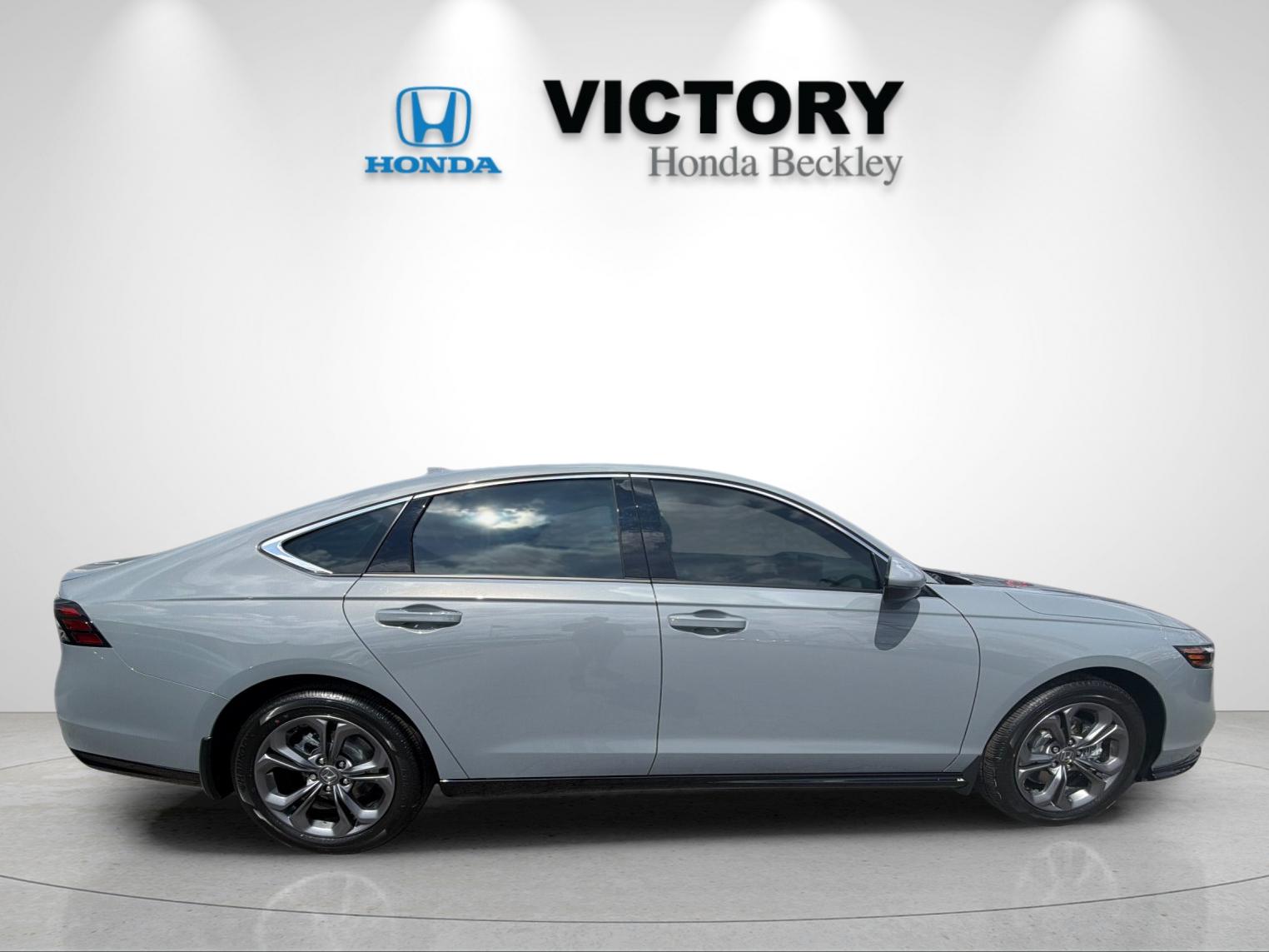 New 2026 Urban Gray Pearl Honda EX-L Hybrid image 6