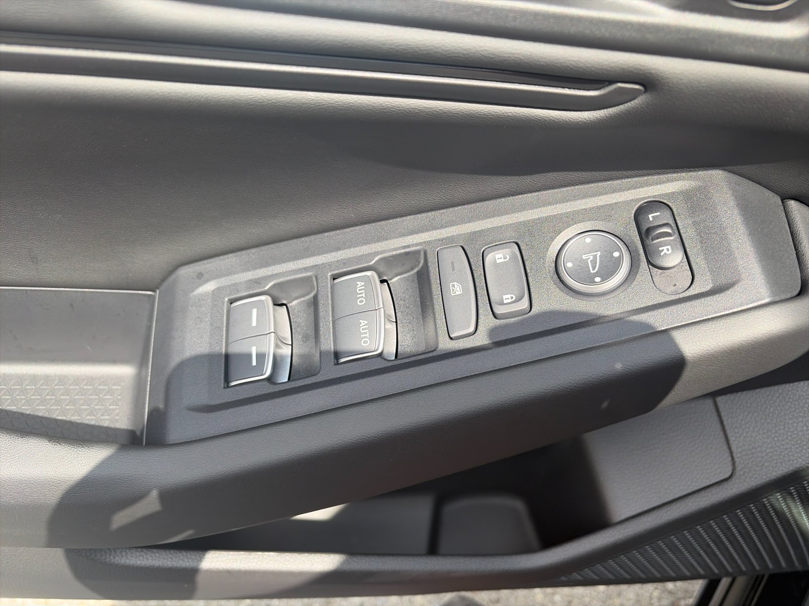 New 2026 Urban Gray Pearl Honda EX-L Hybrid image 13