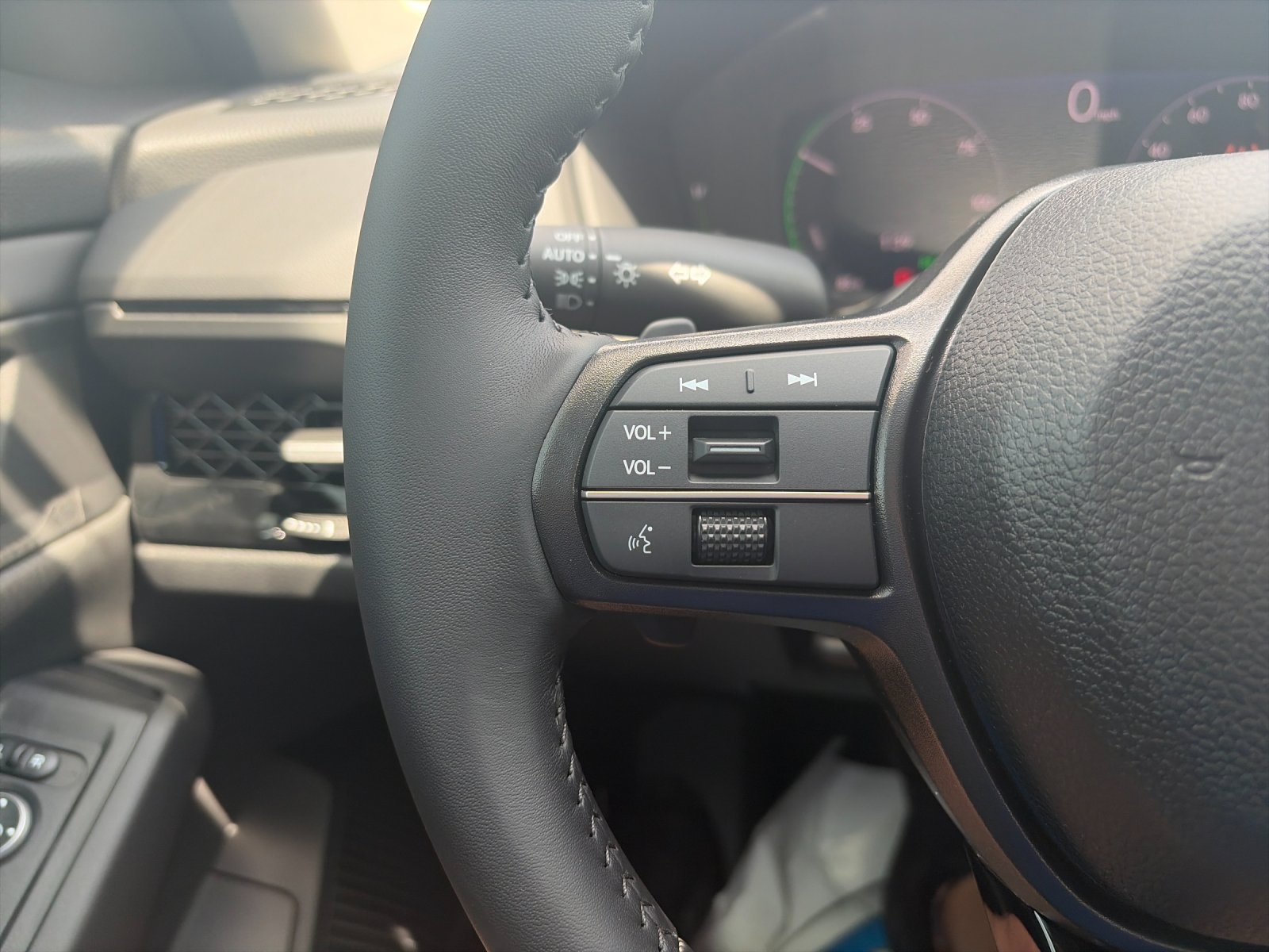 New 2026 Urban Gray Pearl Honda EX-L Hybrid image 28