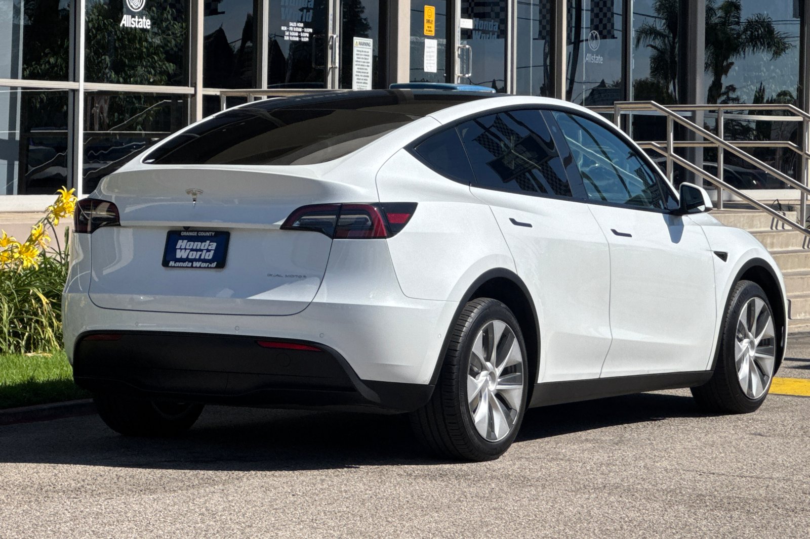 Used 2021 Pearl White Multi-Coat Tesla Long Range image 5