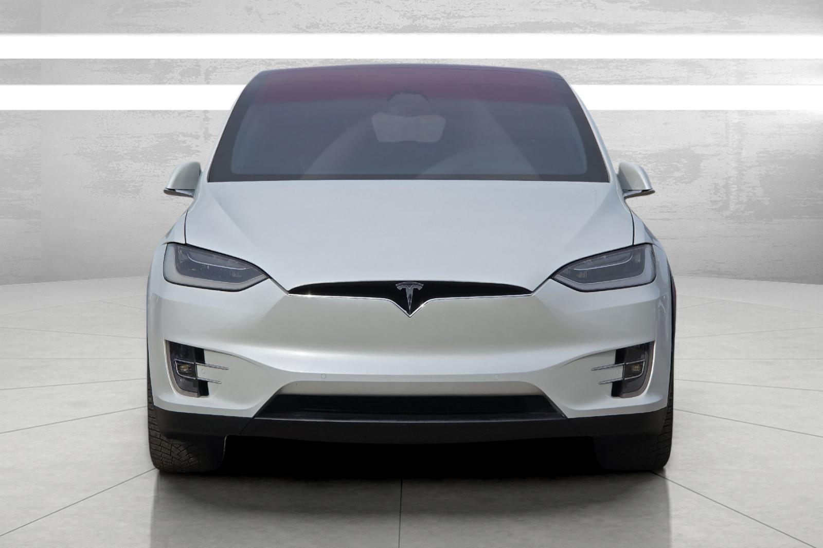 Used 2018  Tesla 75D image 6