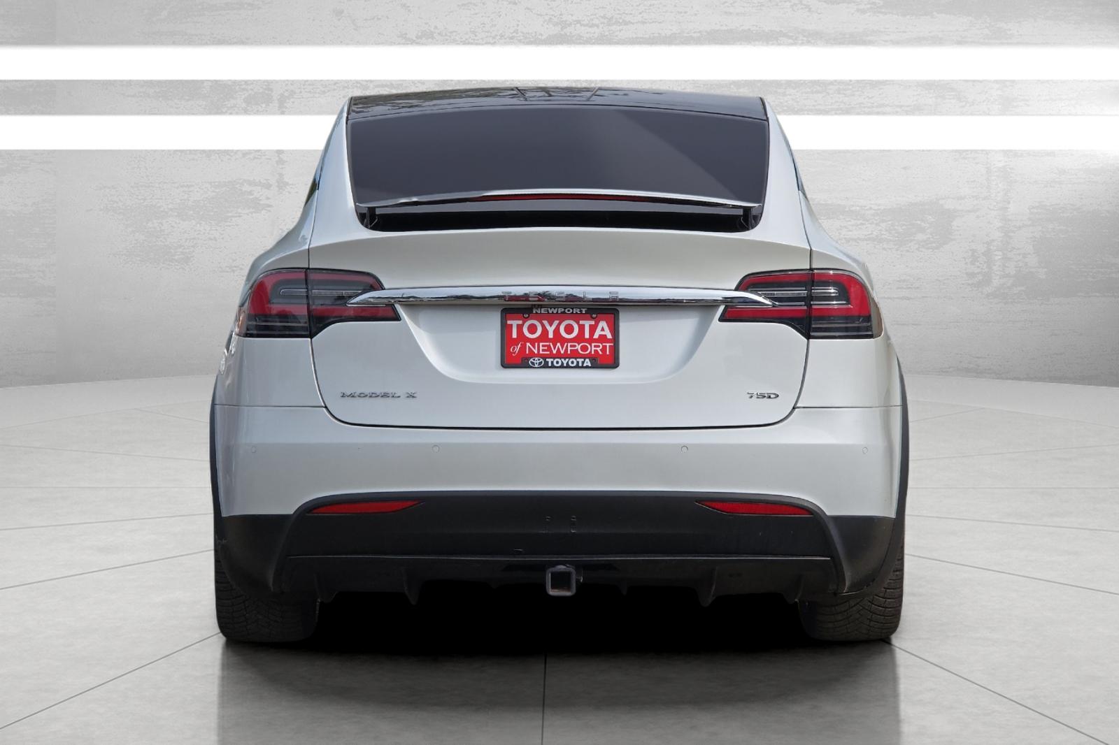 Used 2018  Tesla 75D image 5