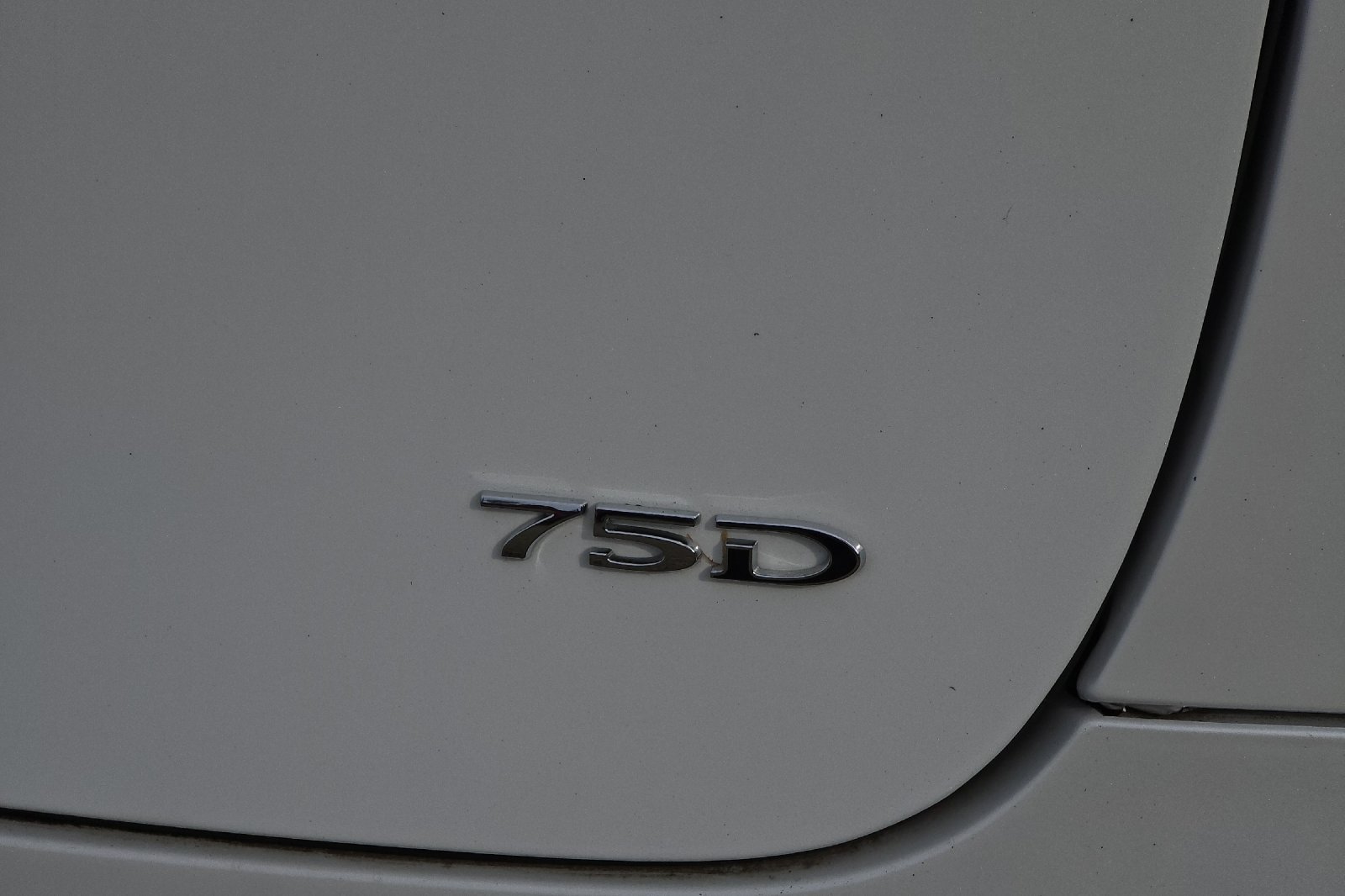 Used 2018  Tesla 75D image 24