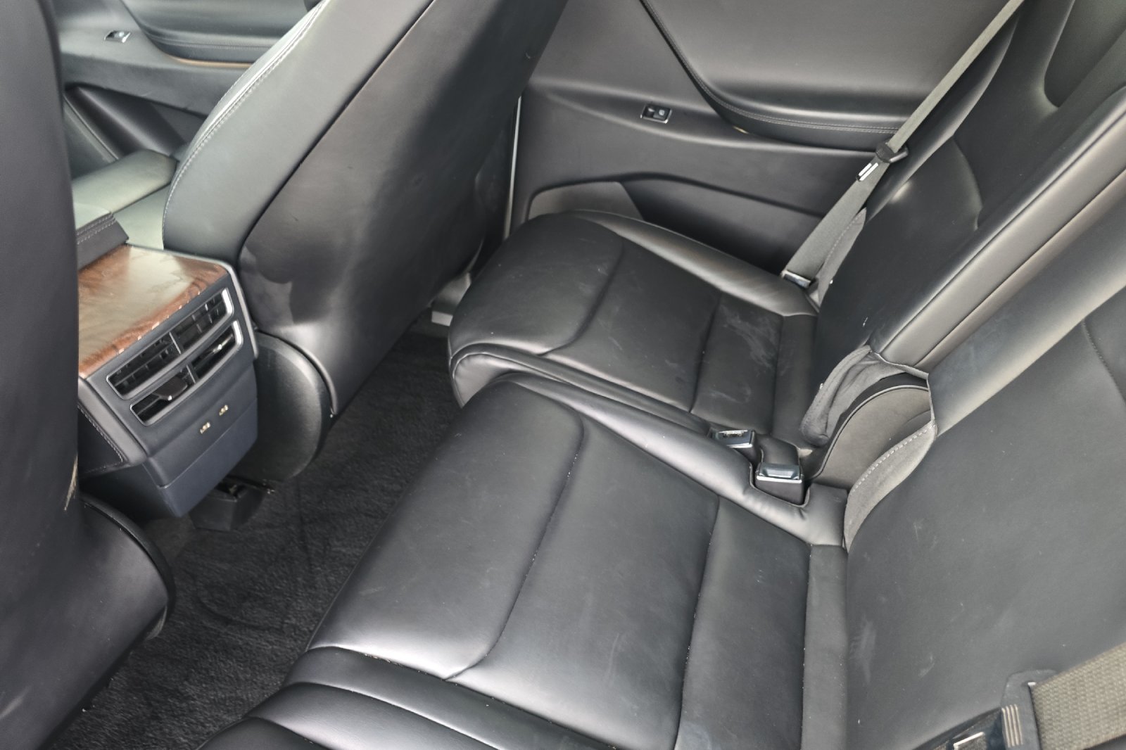 Used 2018  Tesla 75D image 9
