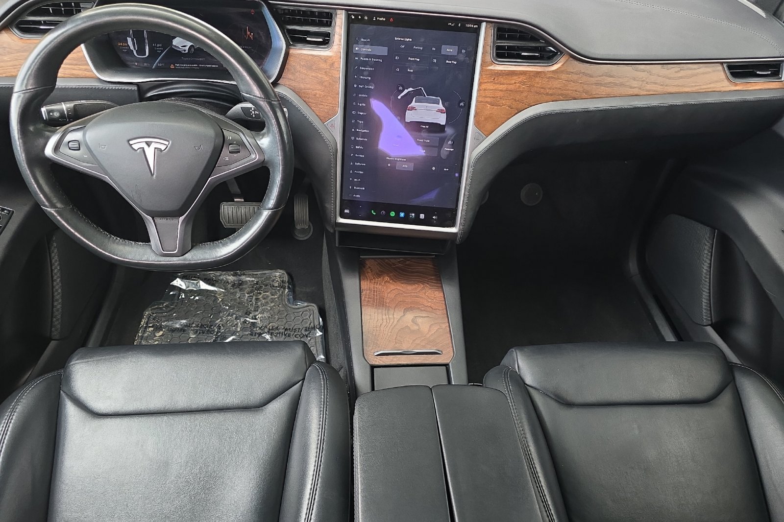 Used 2018  Tesla 75D image 10