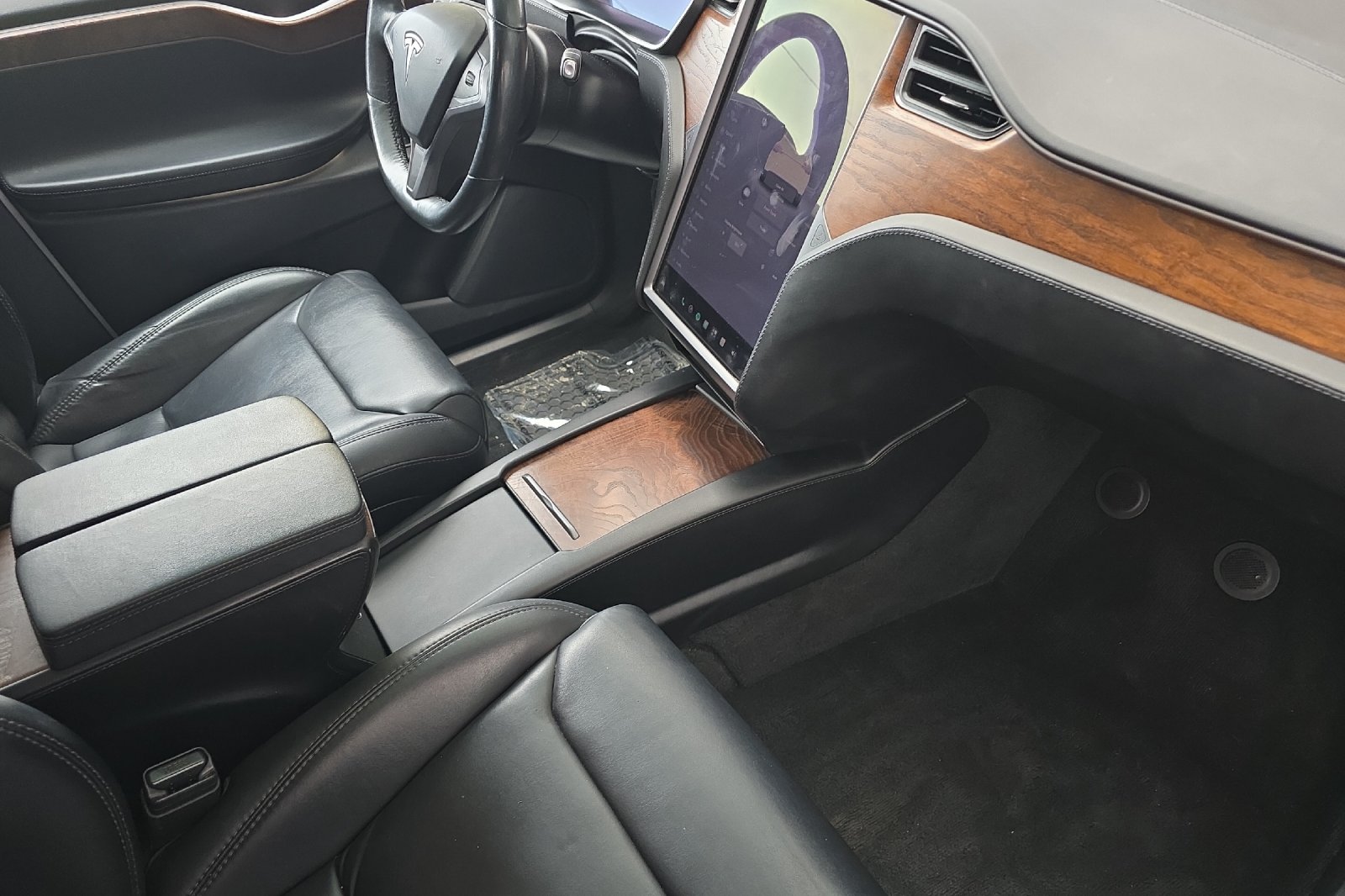 Used 2018  Tesla 75D image 14