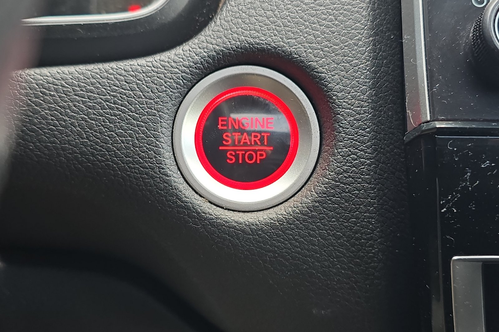 Used 2018  Honda EX image 19