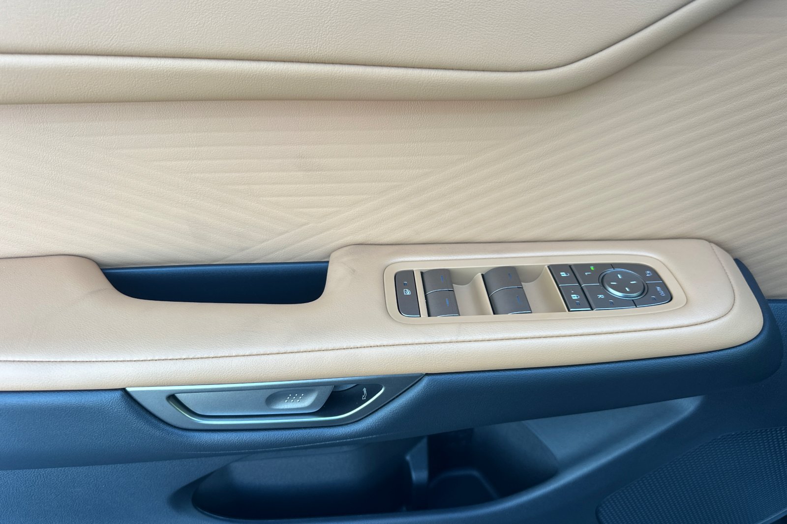 New 2026 Cloudburst Gray Lexus ES 350e PREMIUM image 11