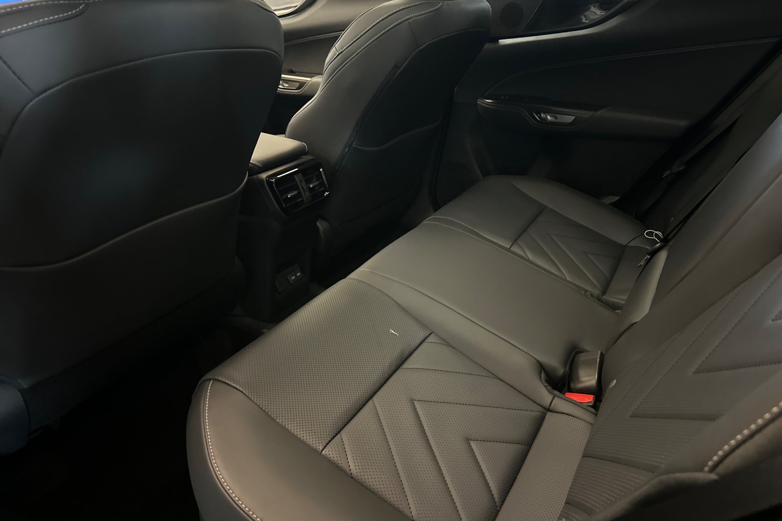 New 2026 Ultra White Lexus NX 450h+ PREMIUM AWD image 12