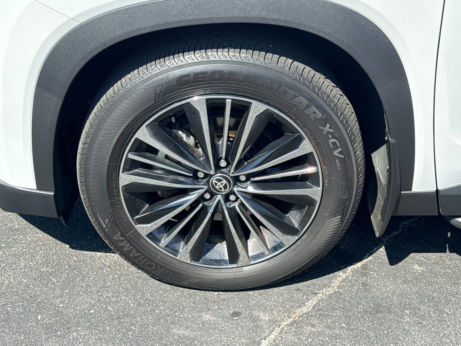 Used 2025  Toyota MAX Platinum image 20