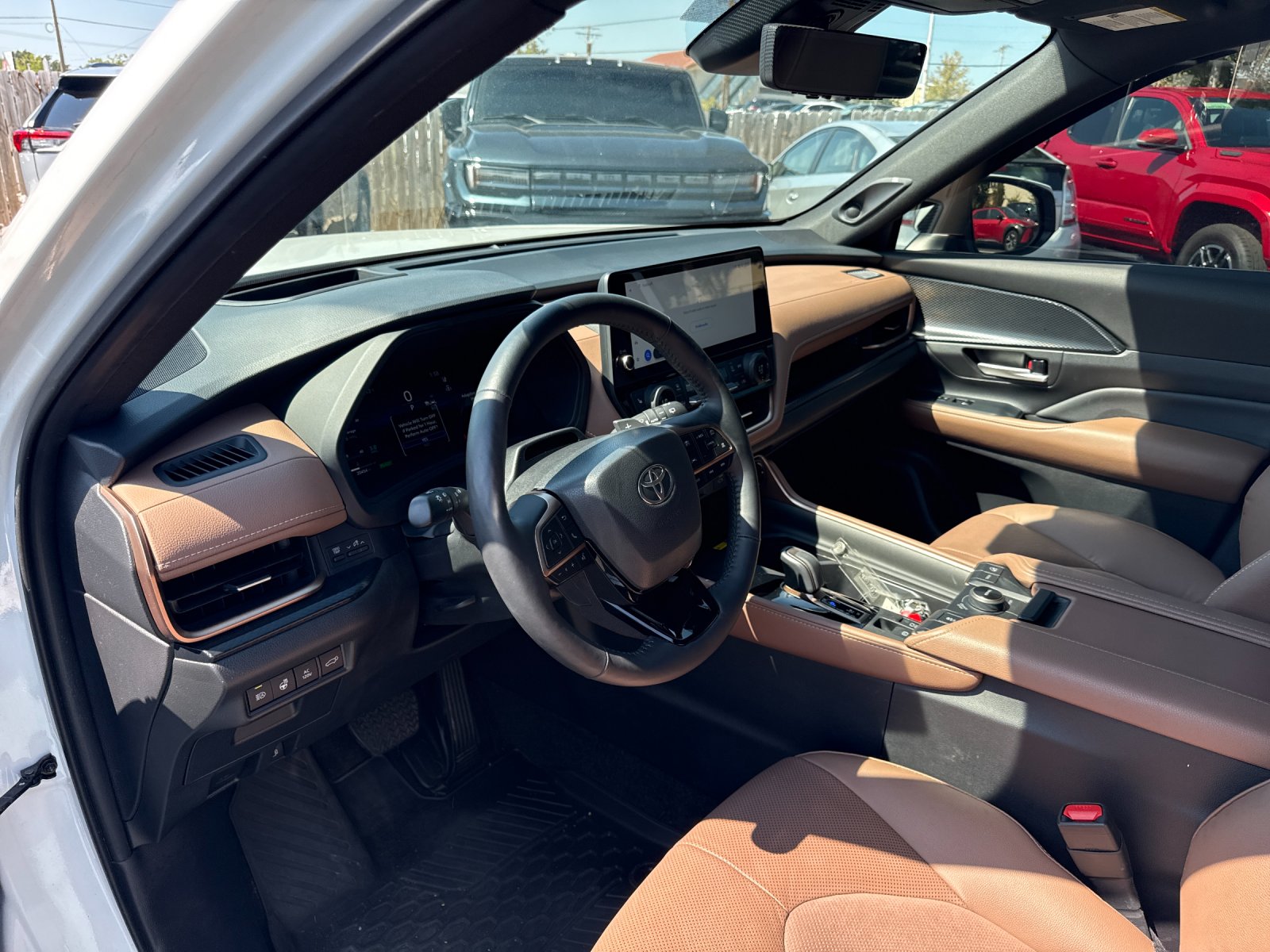 Used 2025  Toyota MAX Platinum image 10