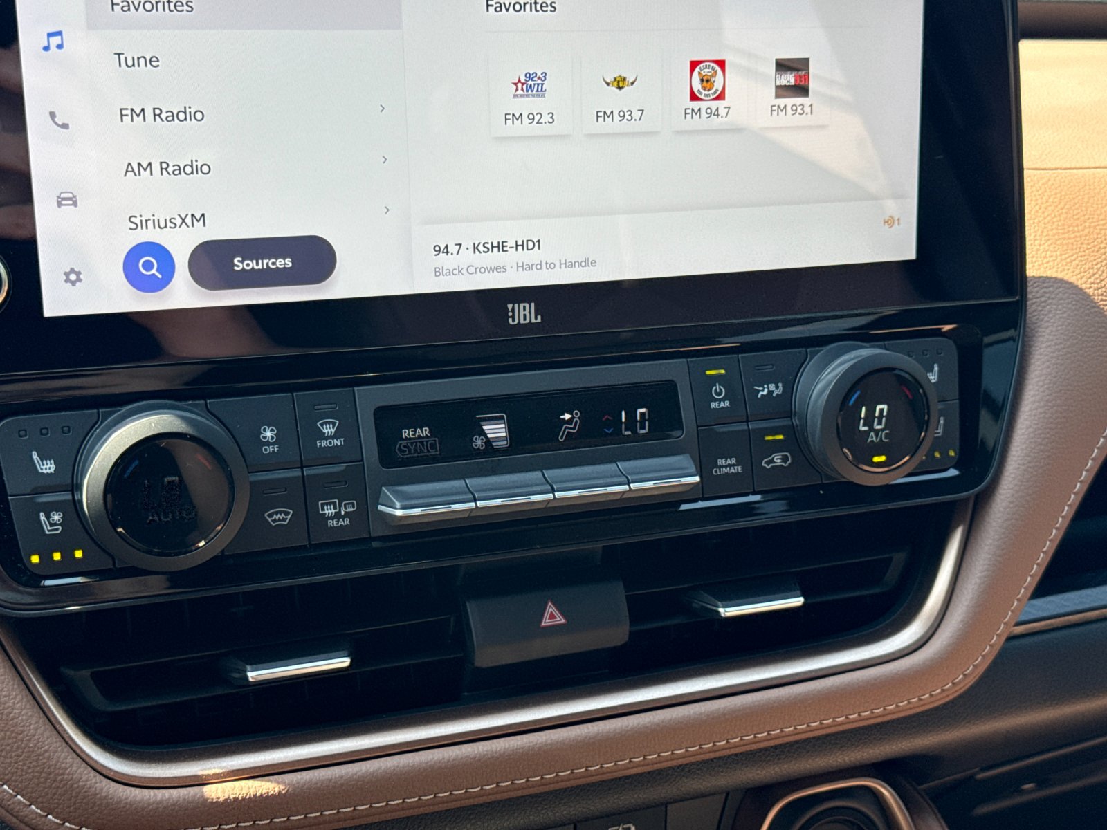 Used 2025  Toyota MAX Platinum image 16