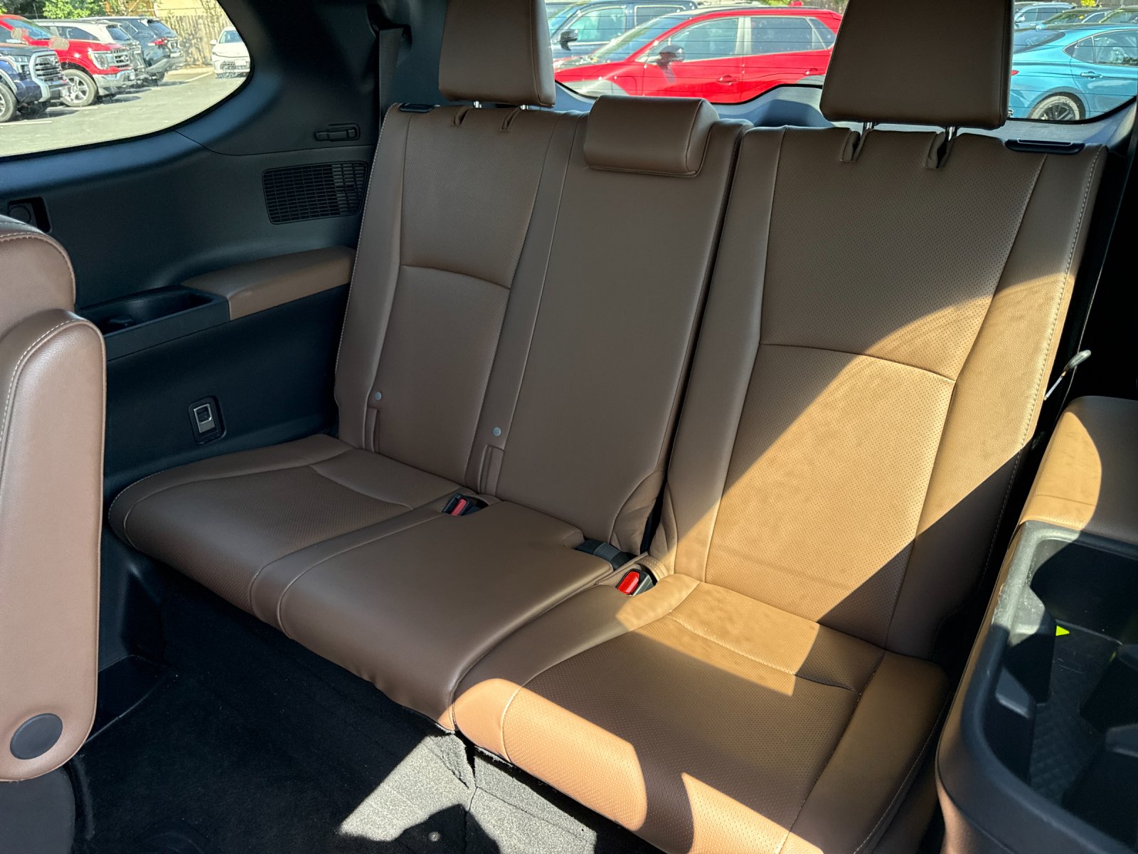 Used 2025  Toyota MAX Platinum image 23