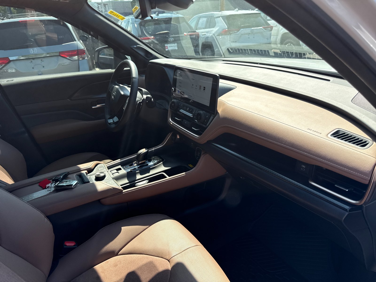 Used 2025  Toyota MAX Platinum image 28