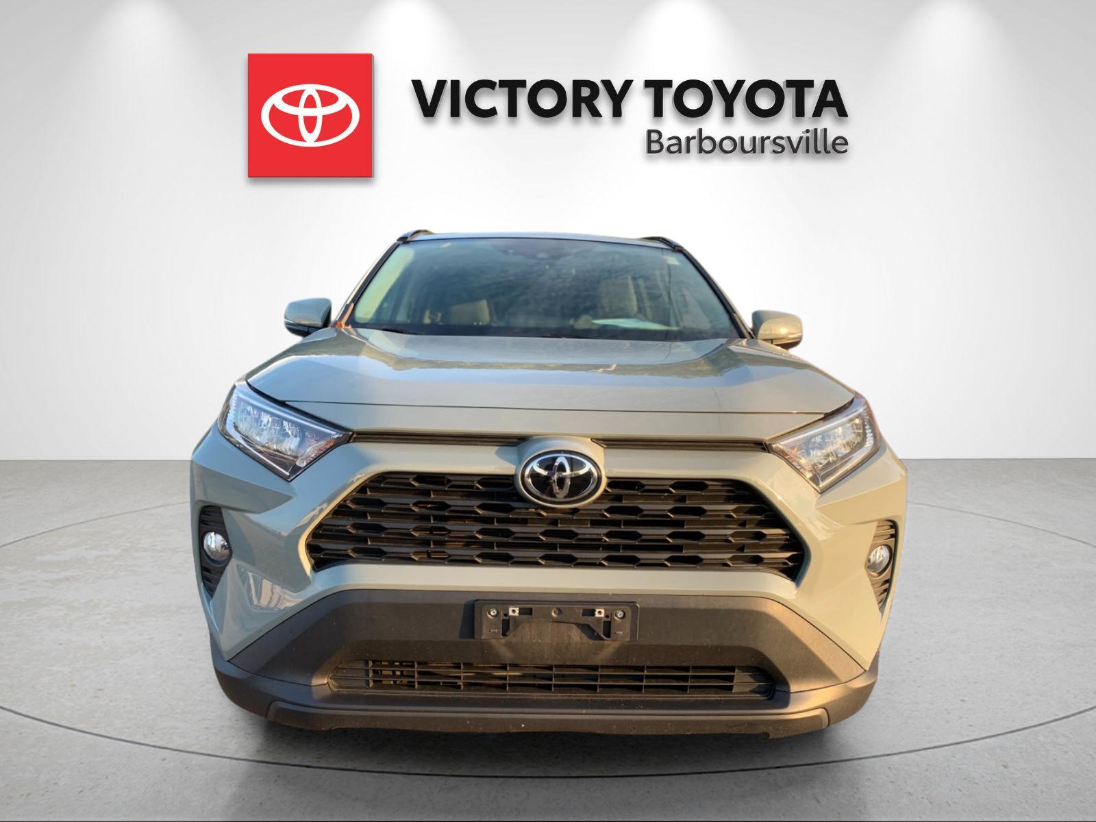 Certified Used 2021  Toyota XLE image 8
