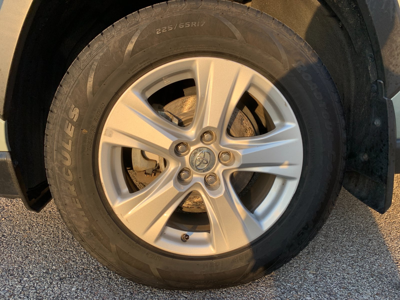 Certified Used 2021  Toyota XLE image 23