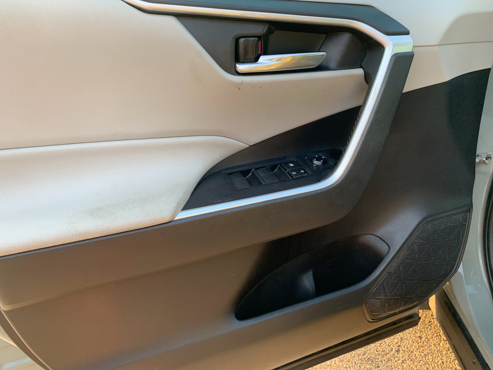 Certified Used 2021  Toyota XLE image 12