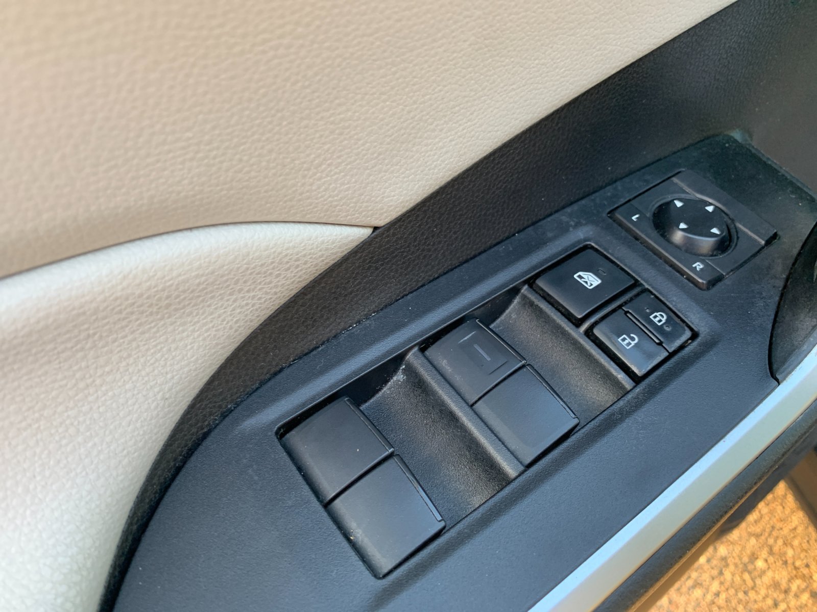 Certified Used 2021  Toyota XLE image 13