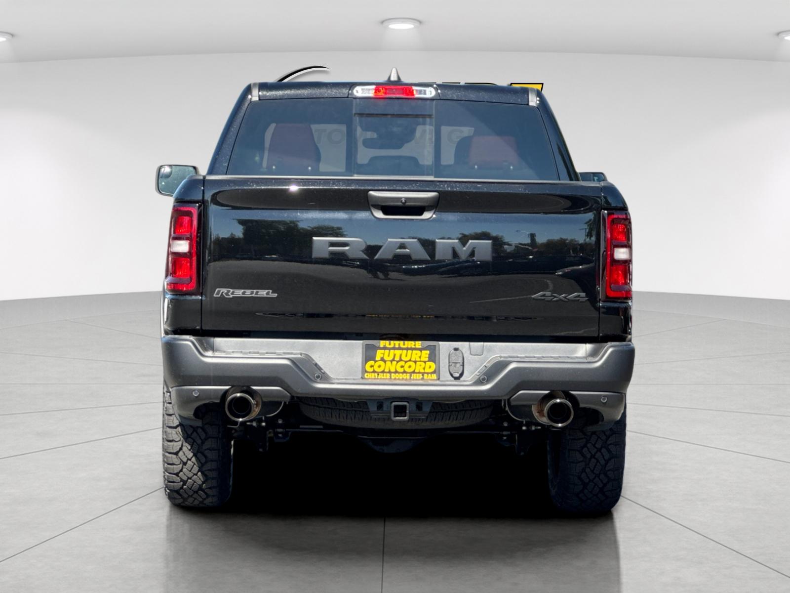 New 2026 Diamond Black Crystal Pearl-Coat Exterior Paint RAM Rebel image 5