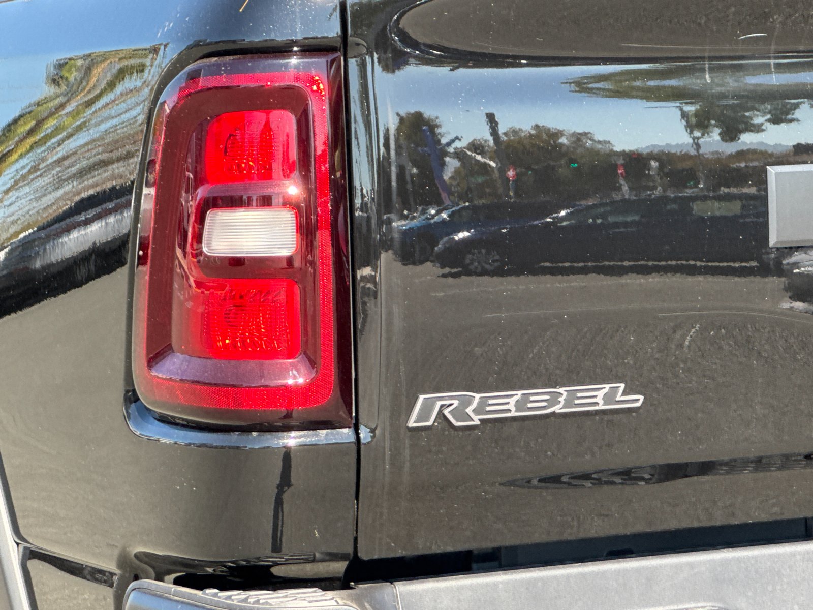 New 2026 Diamond Black Crystal Pearl-Coat Exterior Paint RAM Rebel image 26